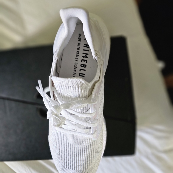 2022 Adidas ultra boost size 11 - Picture 5 of 6